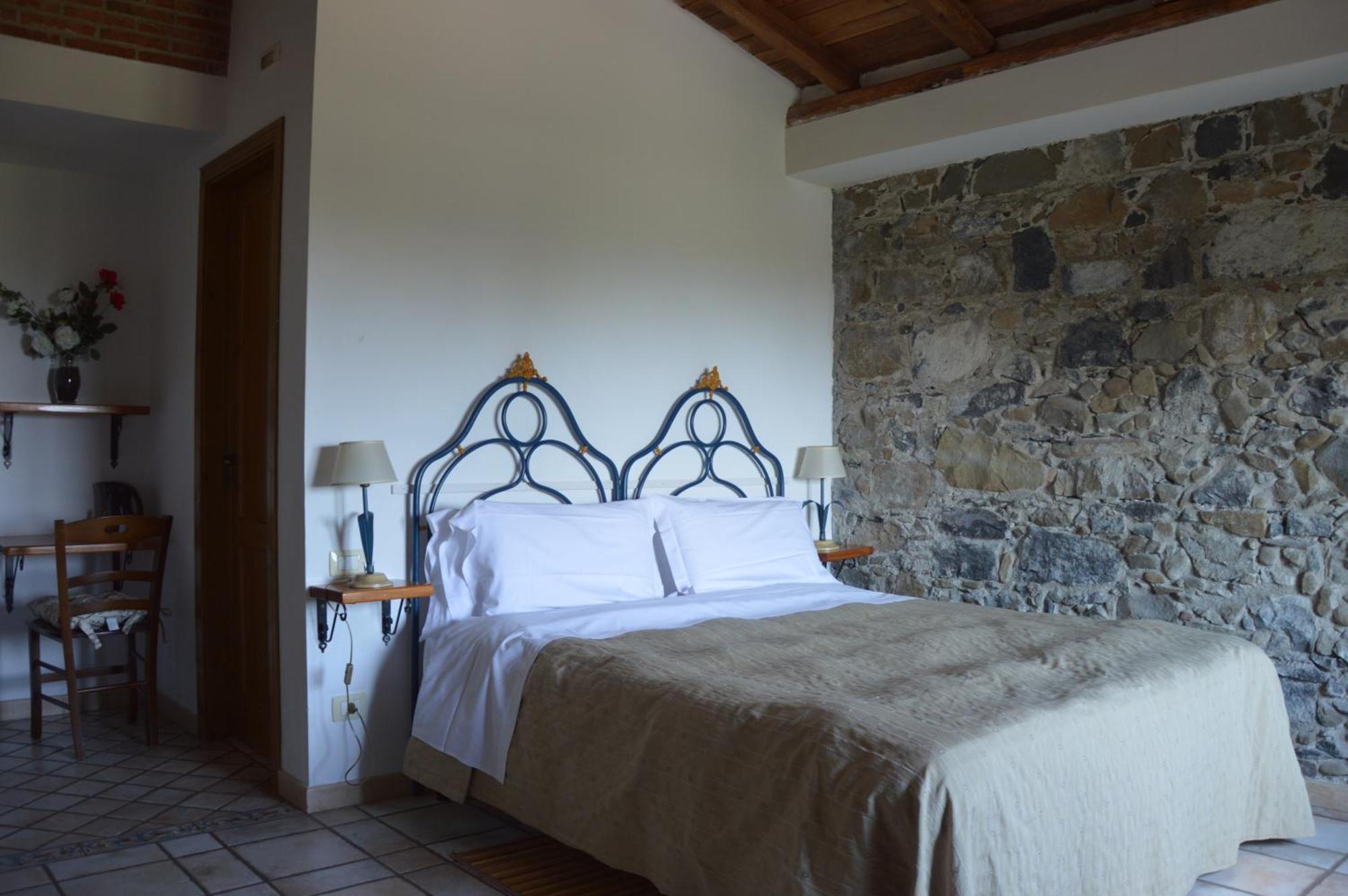 Antico Borgo Etneo Country Hotel Calatabiano Eksteriør bilde