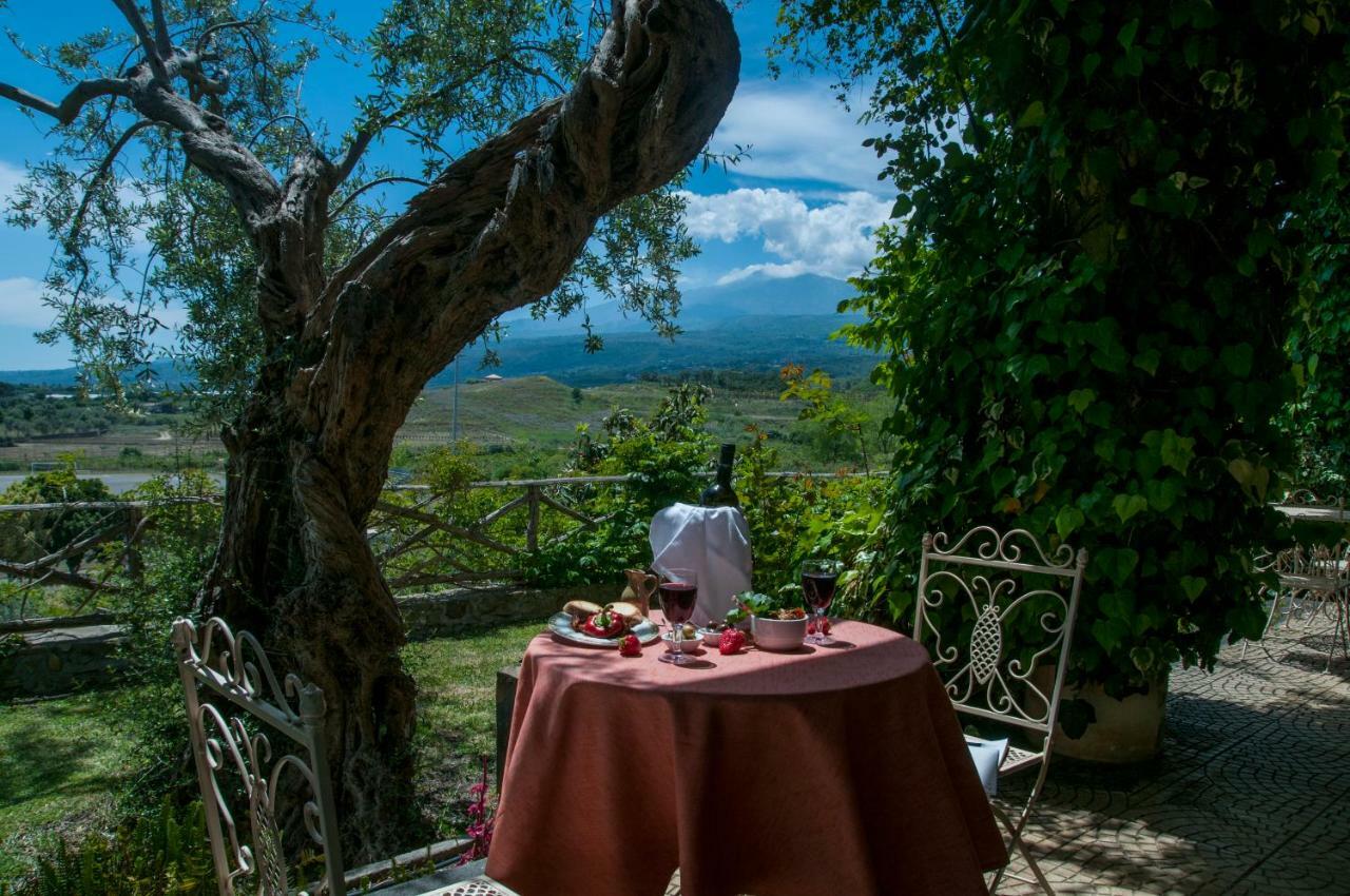 Antico Borgo Etneo Country Hotel Calatabiano Eksteriør bilde