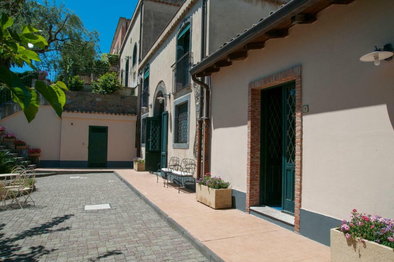 Antico Borgo Etneo Country Hotel Calatabiano Eksteriør bilde