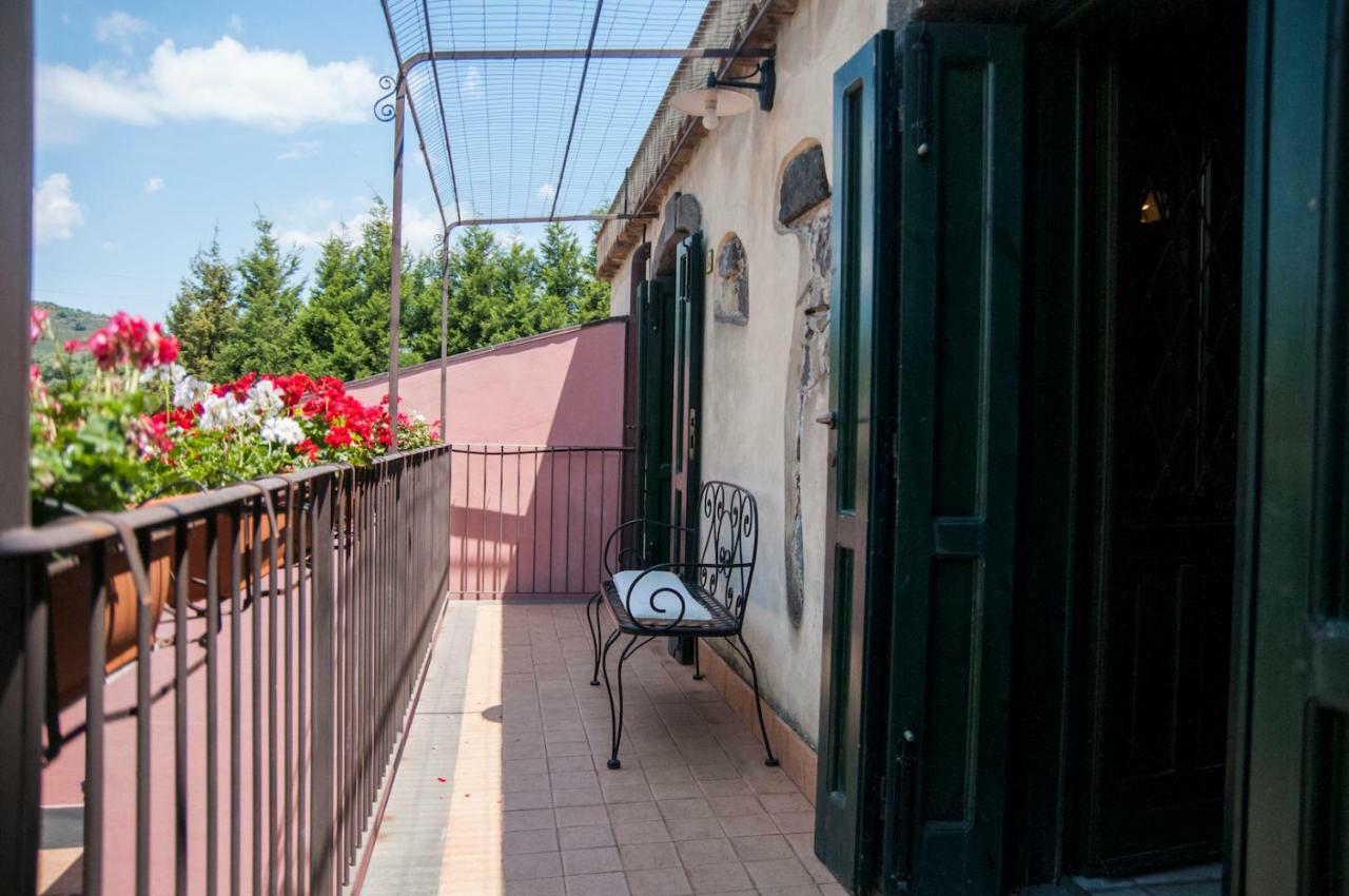 Antico Borgo Etneo Country Hotel Calatabiano Eksteriør bilde